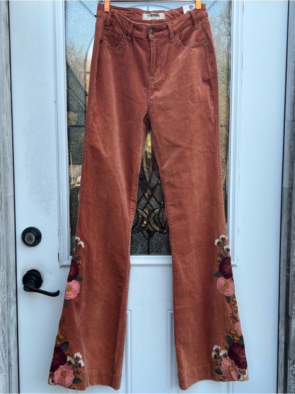 Rock & Roll - Rust colored Corduroy flares with floral embroidery & Ombre colors - Picture 3 of 10